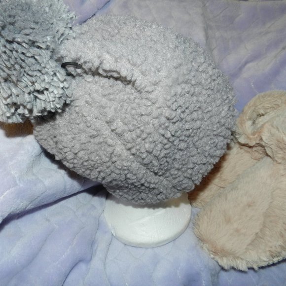Muk Luks Women's Sherpa Pom Pom Beanie Hat  Grey NWT/NEW - Picture 9 of 14